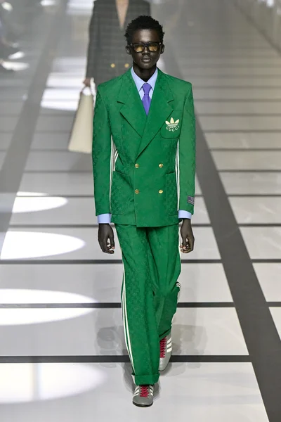 Look 37